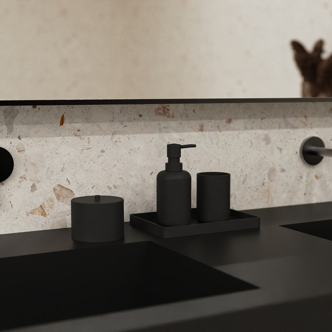 Поставка за аксесоари за баня